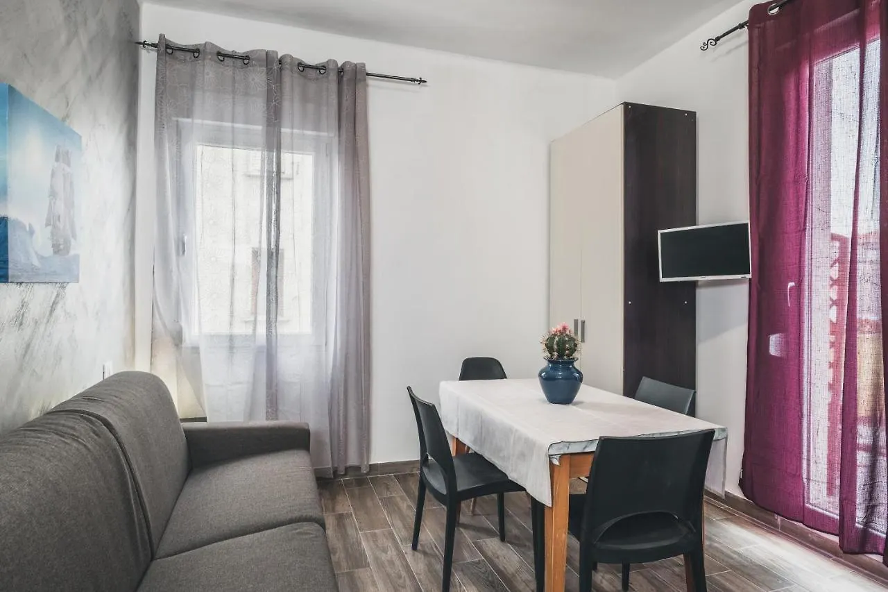 Nocleg ze śniadaniem Bulldog Station Apartments With Private Wc, Ac, Tv Mestre