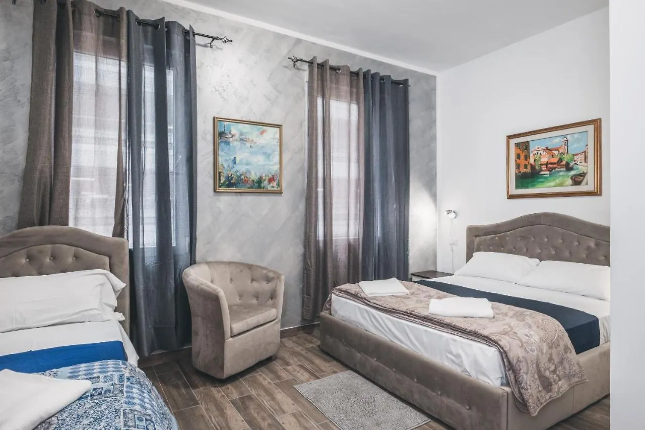 Bulldog Station Apartments With Private Wc, Ac, Tv Mestre 0*,